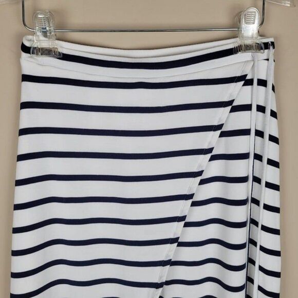 Lovers + Friends Size S Temptations Striped Skirt Navy Blue White - Picture 4 of 12